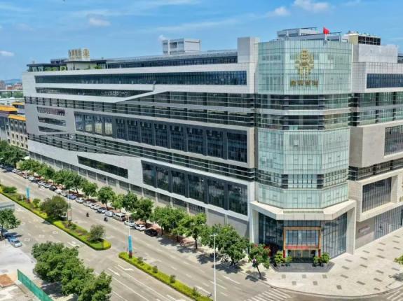 金鼎智造：智能时尚与社会责任的双重探索